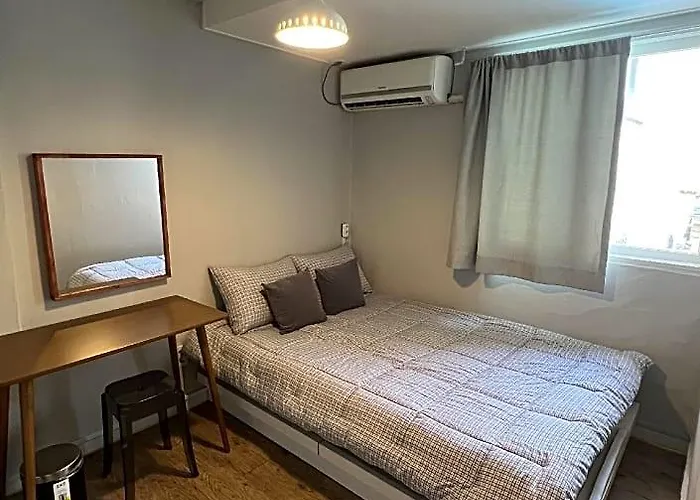 Vanilla 2 Dongdaemun Hostal *